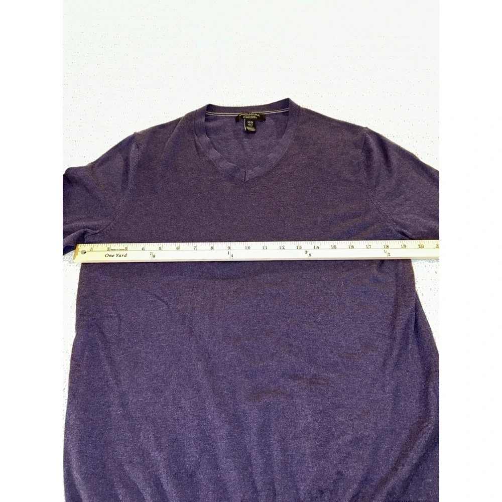 Banana Republic Sweater Mens M Purple Silk Cashmere V Neck Lightweight Preppy‎
